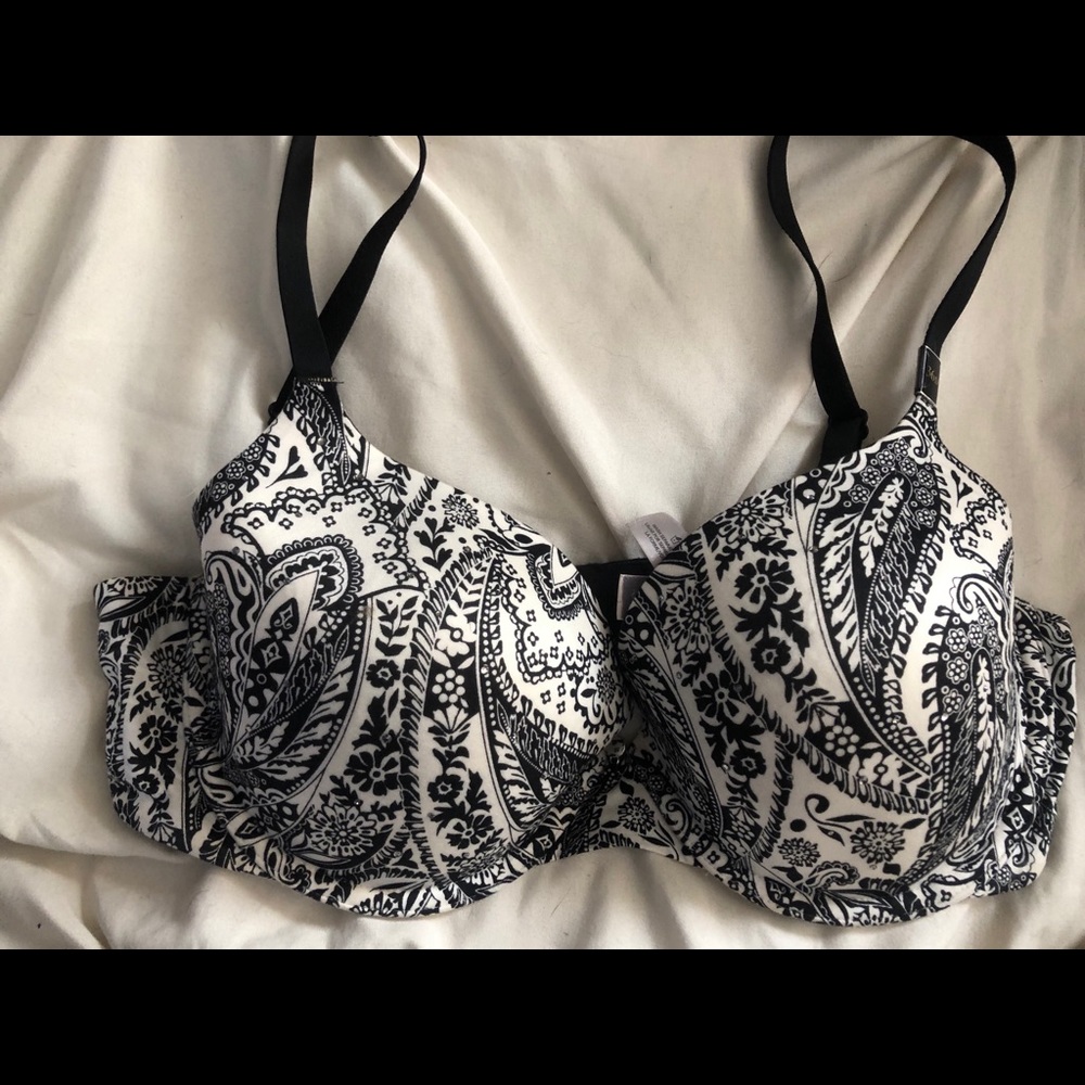 Victoria’s Secret bra, lined Demi 36D